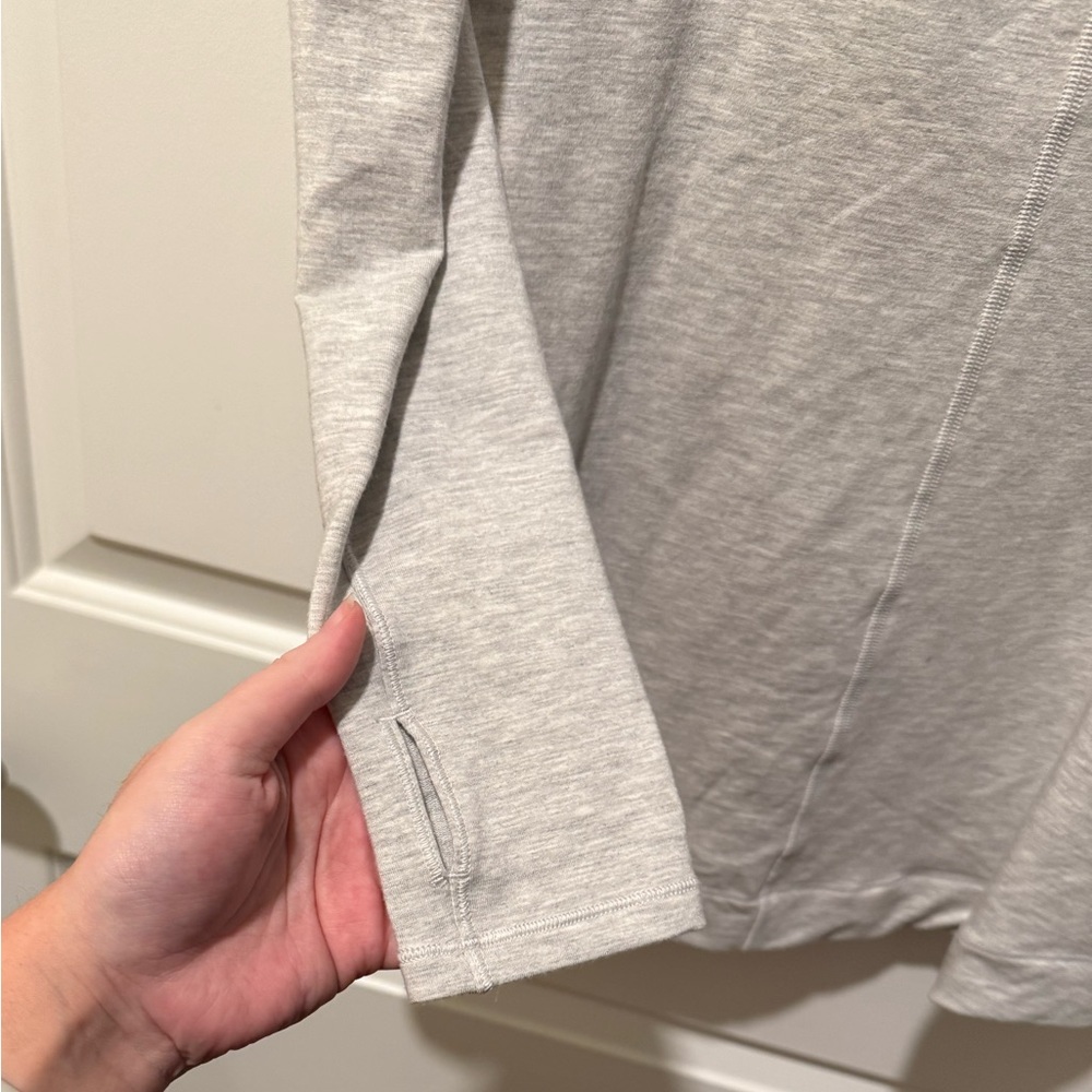 Lululemon Coast Easy Wrap Heathered Core Ultra Light Gray | SIZE: 4 - Picture 10 of 10